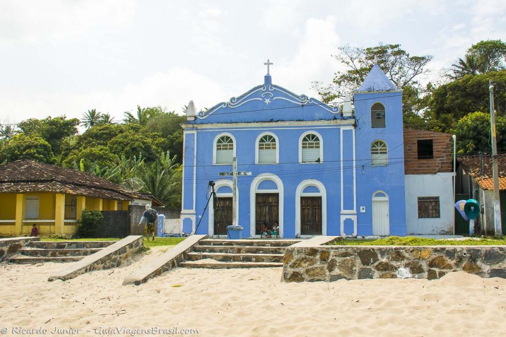 Imagem da bela igreja na Vila da Cova da Onça na Ilha de Boipeba.